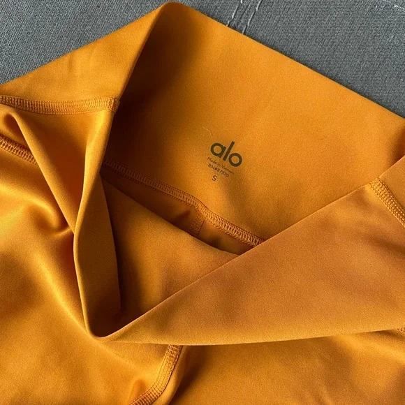 Alo Yoga High Waisted Shorts 3” - Picture 6 of 8